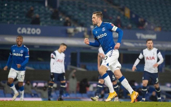 领沙尔克走 领沙尔克走